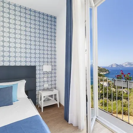 Hotel Vista Di Capri 4*